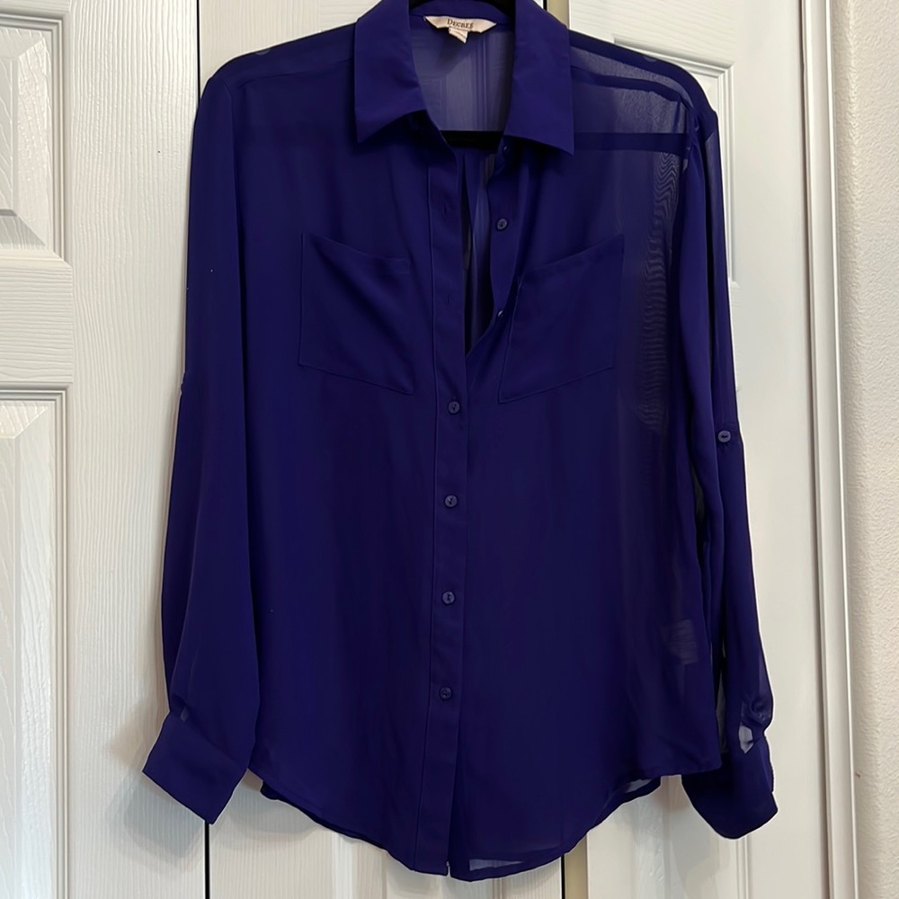 Beautiful sheer oversized blouse.